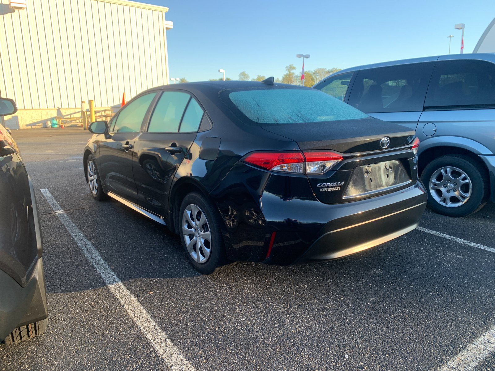 2023 Toyota Corolla LE photo 3