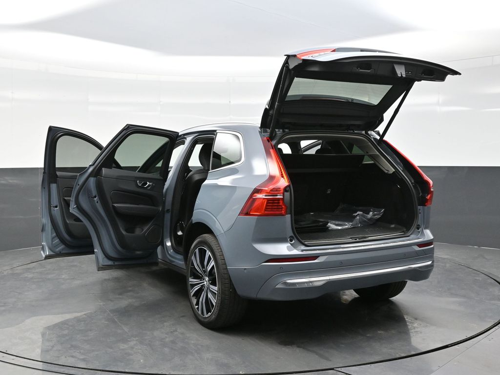 2023 Volvo XC60 B5 Plus photo 38