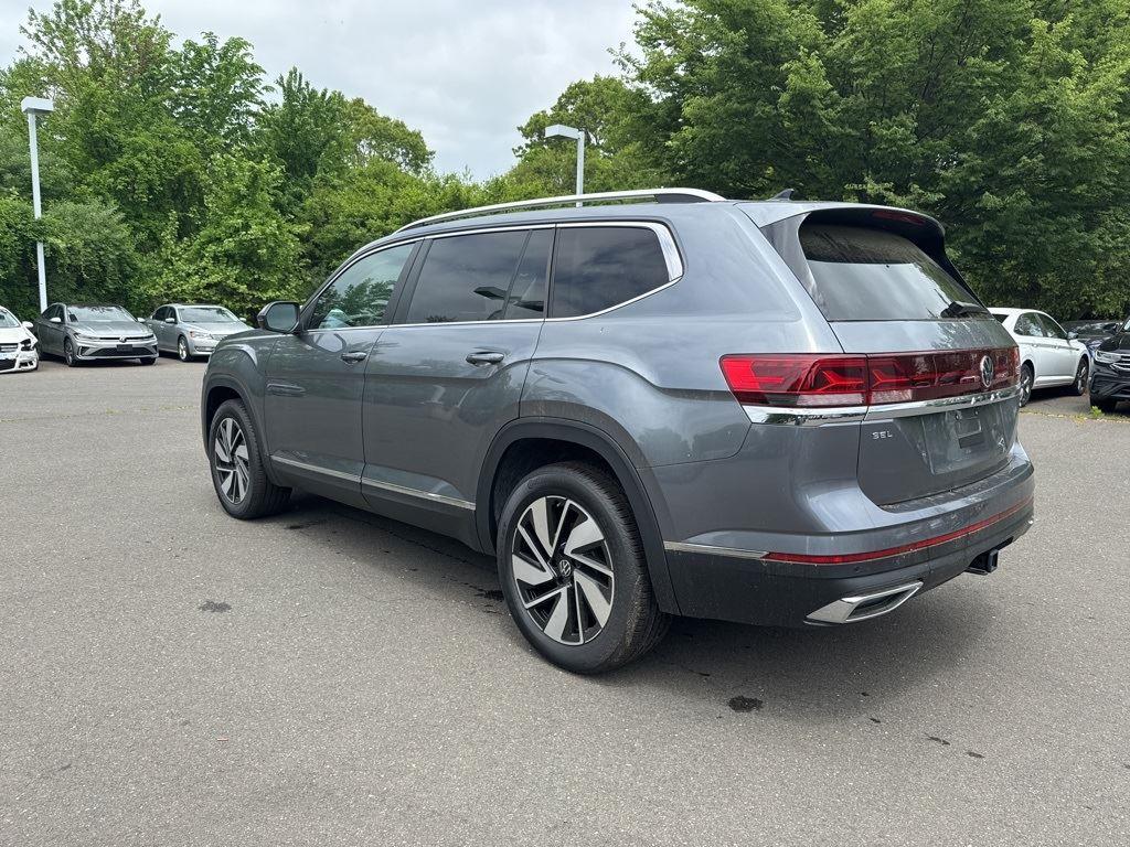 2025 Volkswagen Atlas SEL photo 3