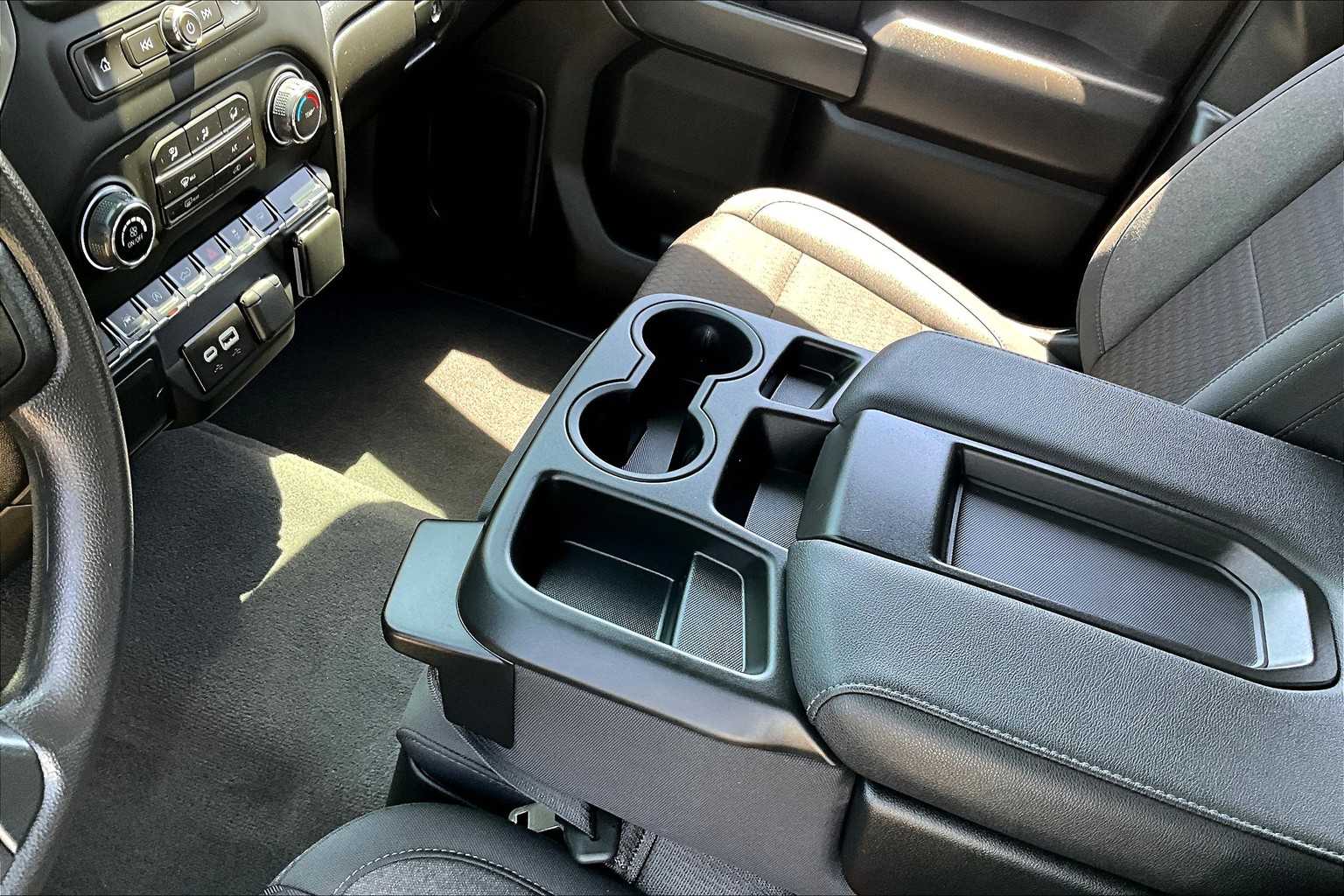 2025 Chevrolet Silverado 1500 Custom photo 29