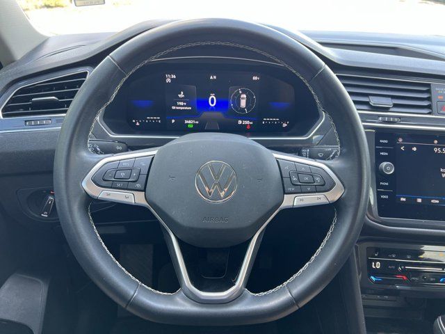 2023 Volkswagen Tiguan SE photo 6