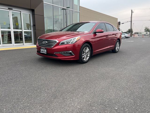 2015 Hyundai Sonata SE photo 2