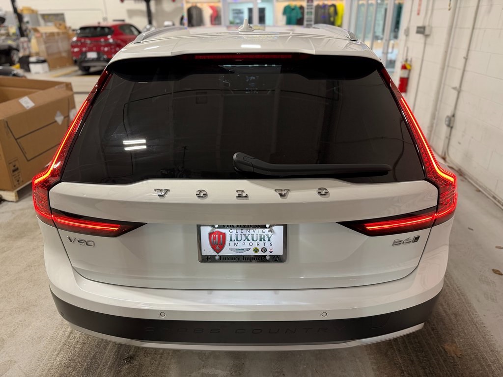 2023 VOLVO V90CC - Image 5
