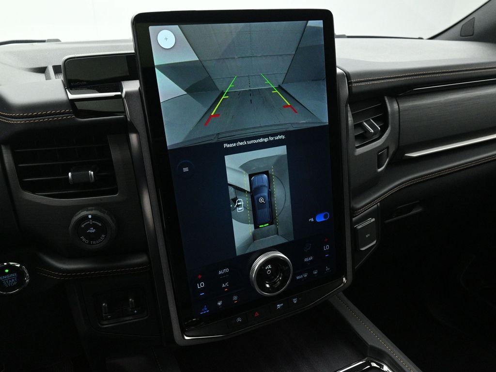 2024 Ford Expedition Platinum photo 14