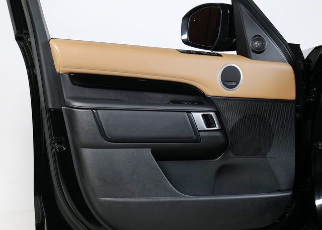 2023 Land Rover Discovery Metropolitan Edition photo 24