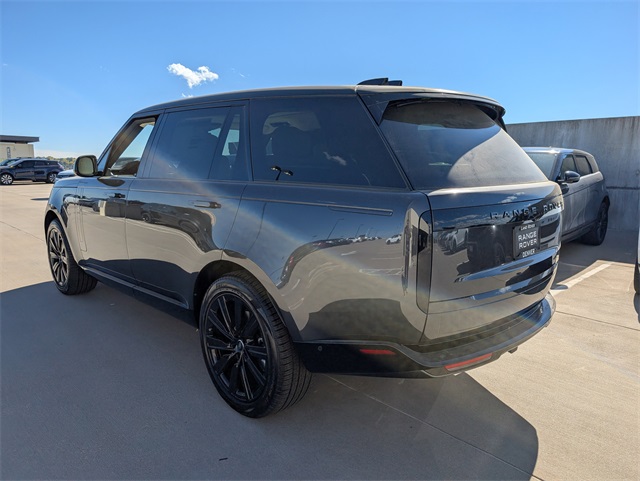 2025 Land Rover Range Rover SE photo 2