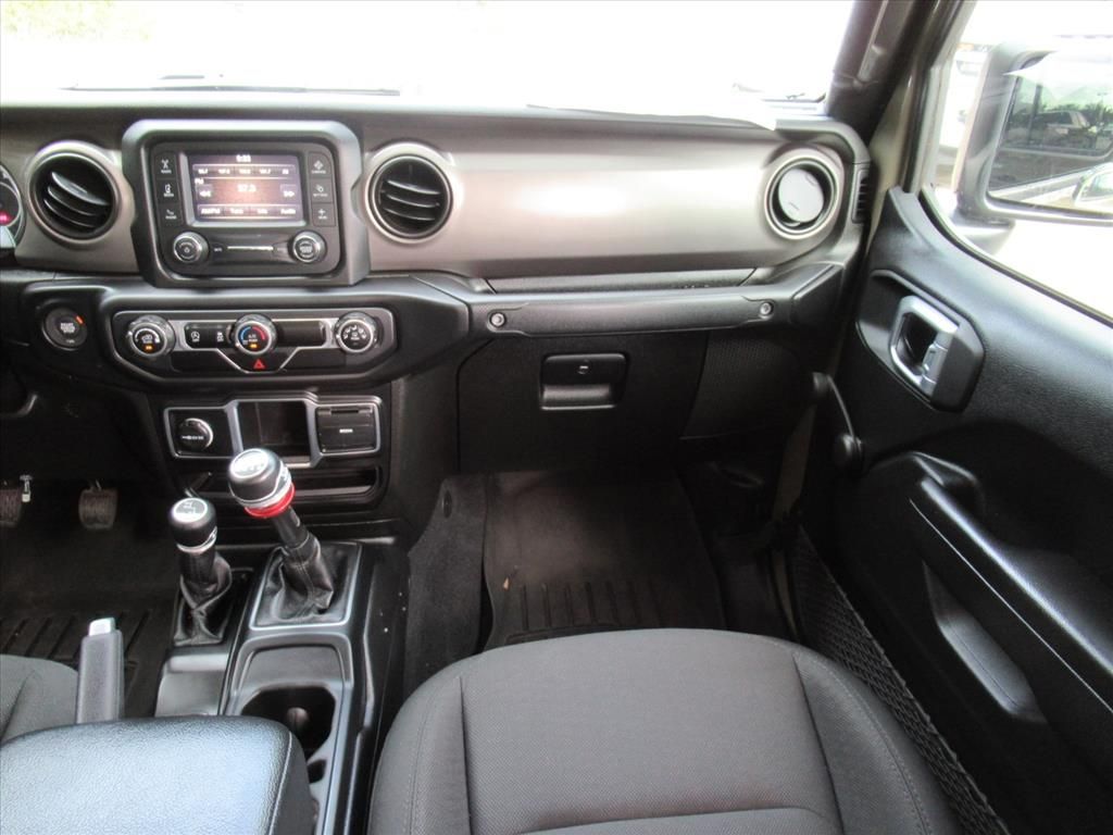 2020 Jeep Gladiator Sport photo 16