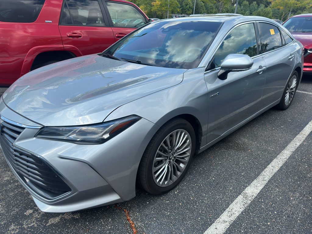 2019 Toyota Avalon Hybrid Limited photo 2