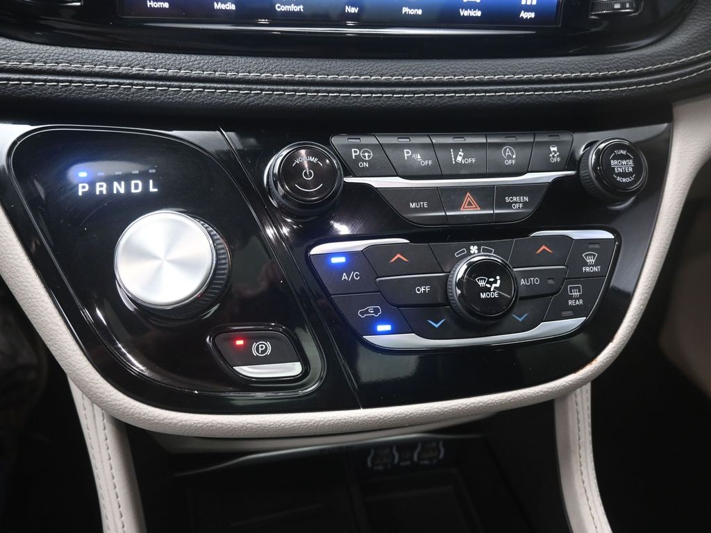 2022 Chrysler Pacifica Limited photo 9