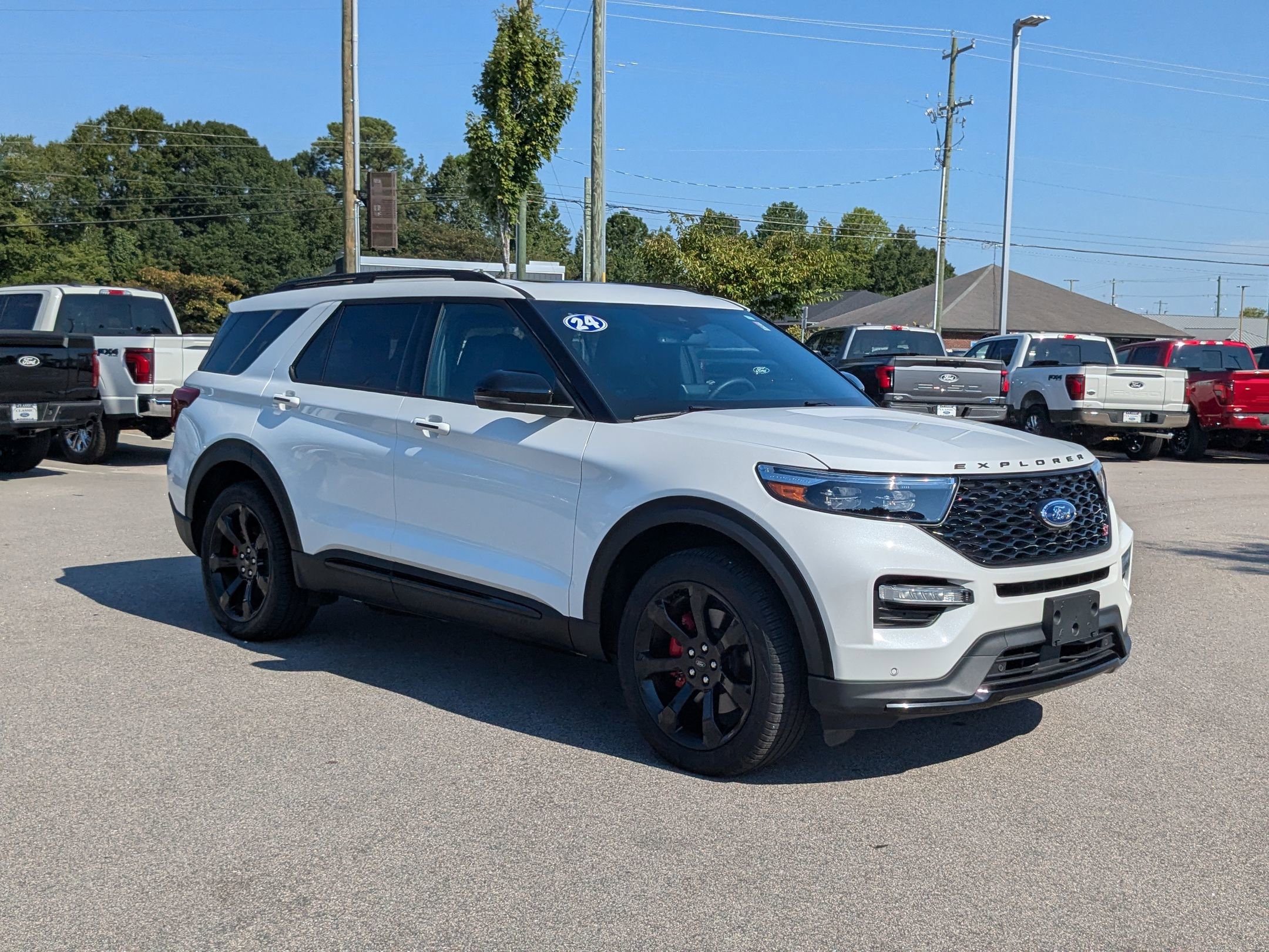 2024 Ford Explorer ST photo 6