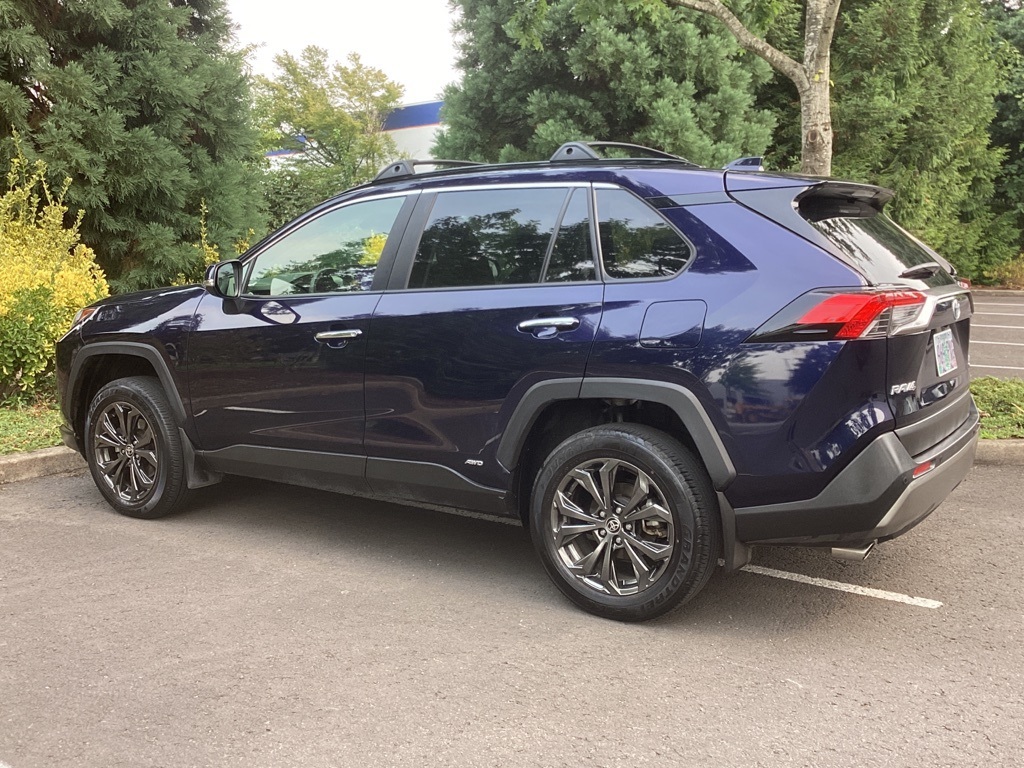 2024 Toyota RAV4 Hybrid Limited photo 4