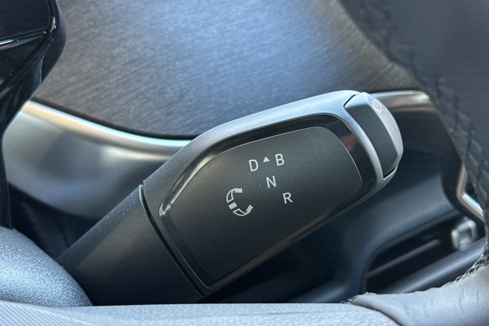 2025 Volkswagen ID. Buzz Pro Plus photo 19