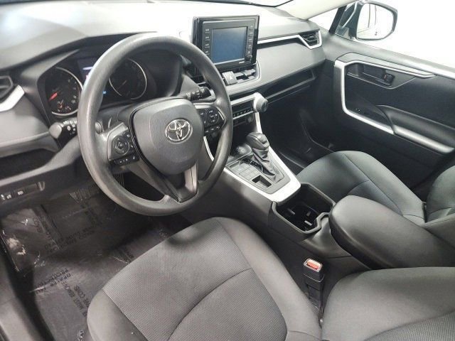 2022 Toyota RAV4 LE photo 19