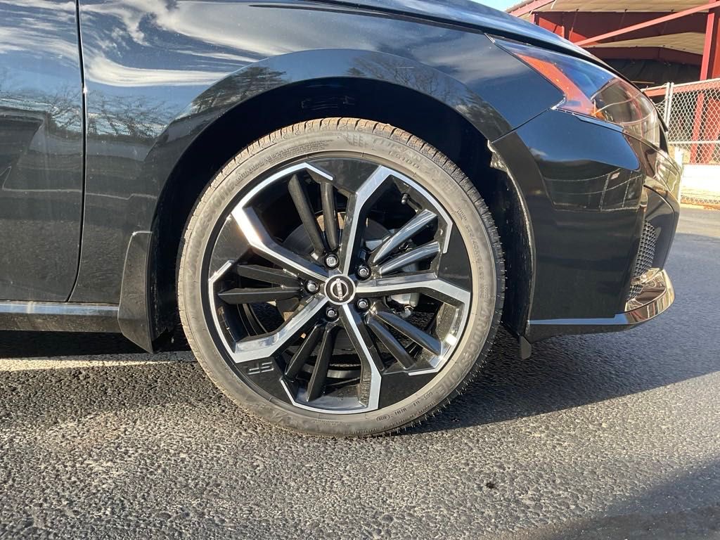2025 Nissan Altima 2.5 SR photo 9