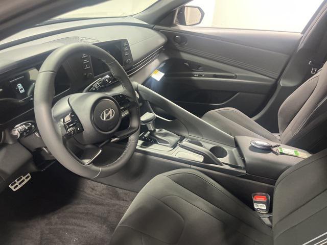 2025 Hyundai Elantra SEL Sport photo 9