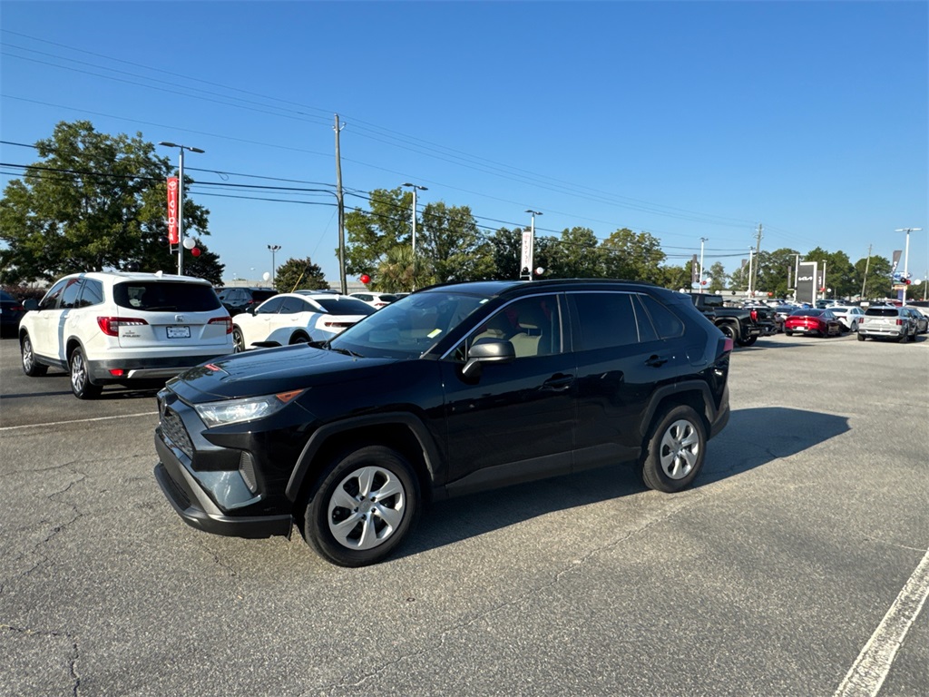 2021 Toyota RAV4 LE photo 7
