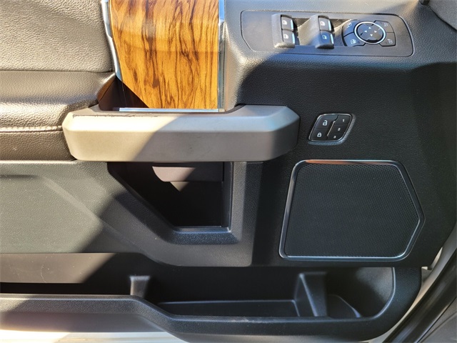 2019 Ford F-150 Lariat photo 32
