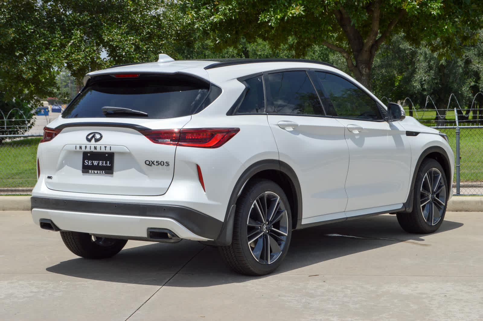 2025 Infiniti QX50 SPORT AWD photo 3