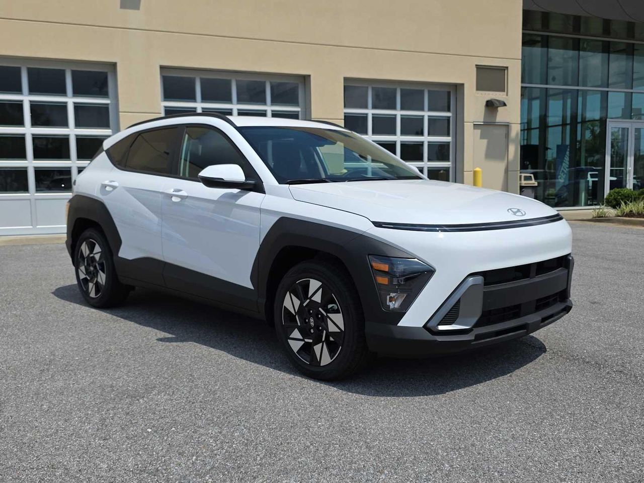 2025 Hyundai Kona SEL photo 2