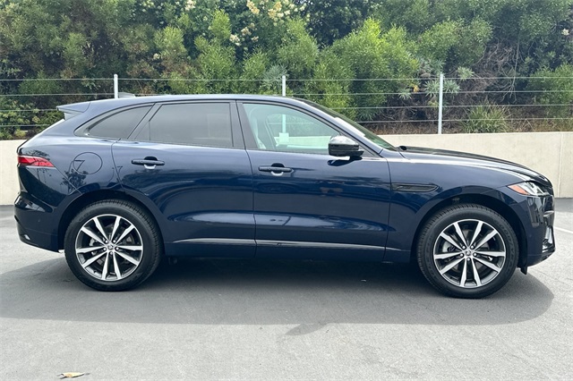 2025 Jaguar F-PACE P250 R-Dynamic S photo 5