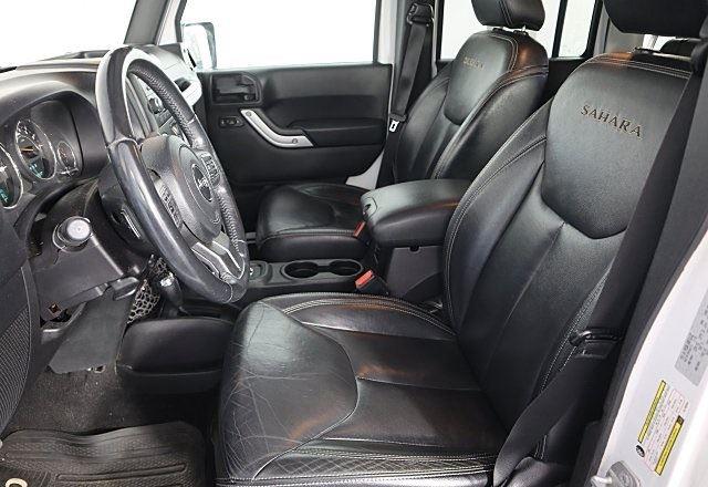 2016 Jeep Wrangler Unlimited Sahara photo 18