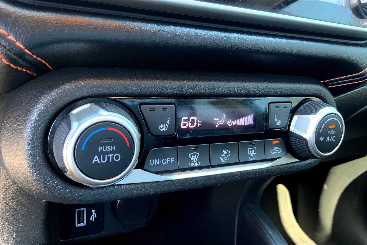 2020 Nissan Versa SR photo 28