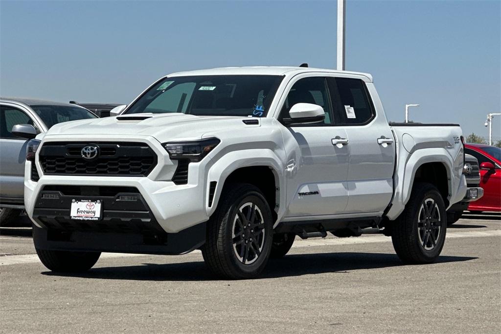 2025 Toyota Tacoma TRD Sport 4x4 Double Cab photo 8