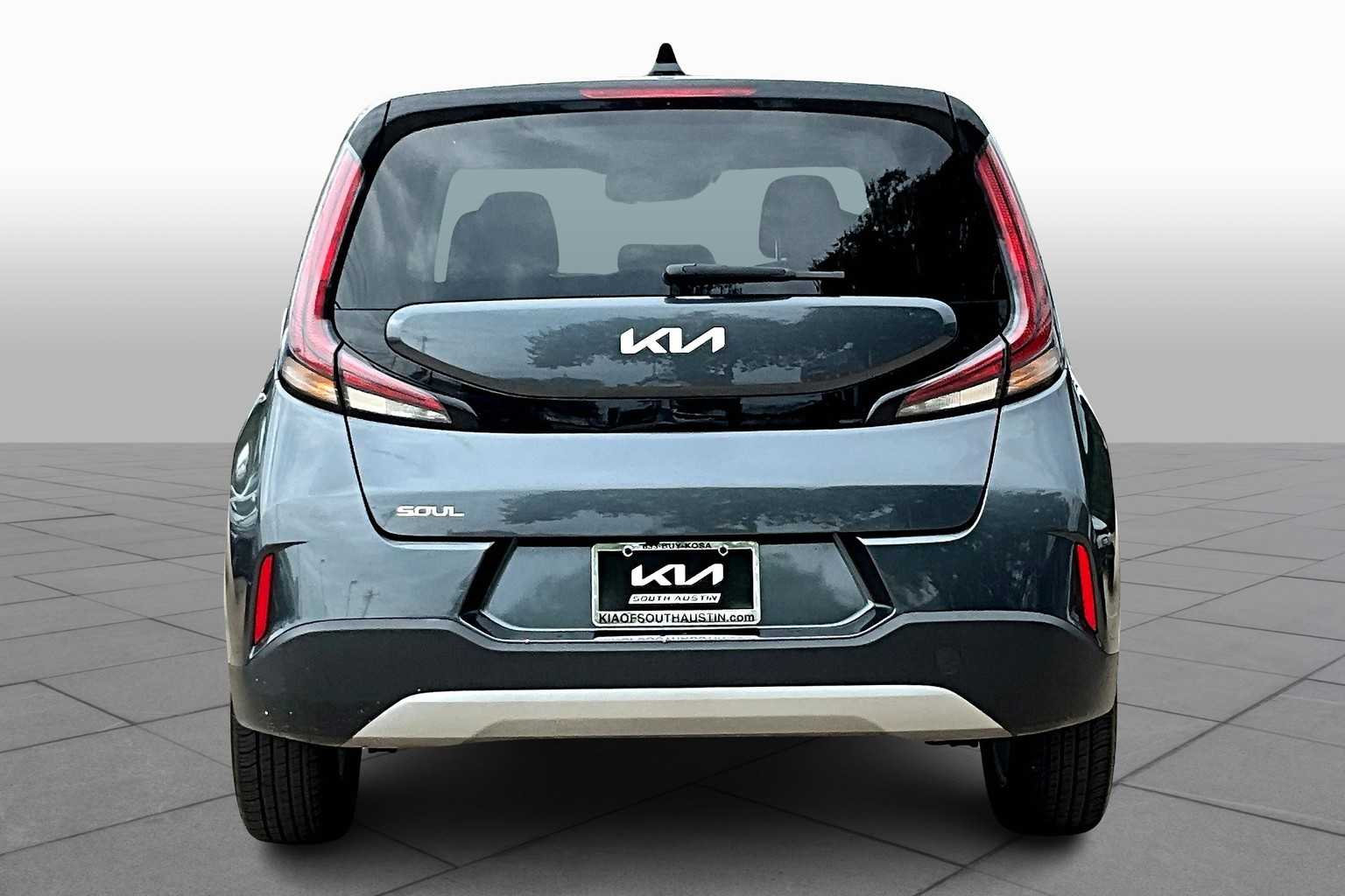 2023 Kia Soul LX S photo 4