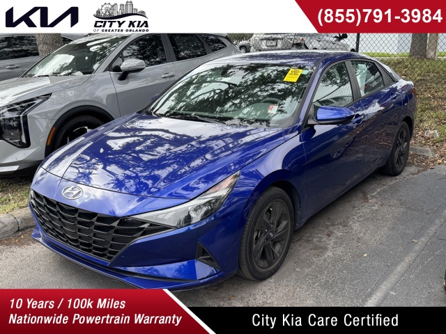 2022 Hyundai Elantra SEL's photo