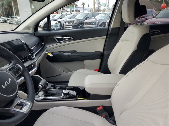 2025 Kia Sportage EX photo 4