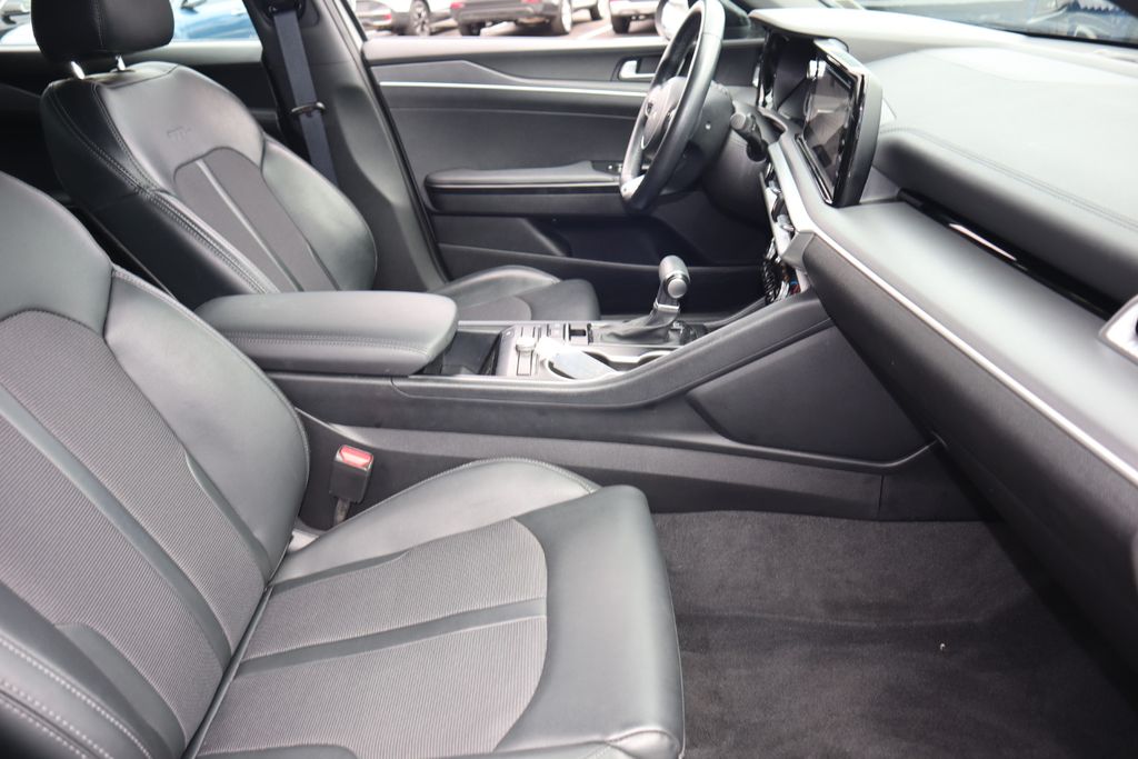 2023 Kia K5 GT-Line photo 23