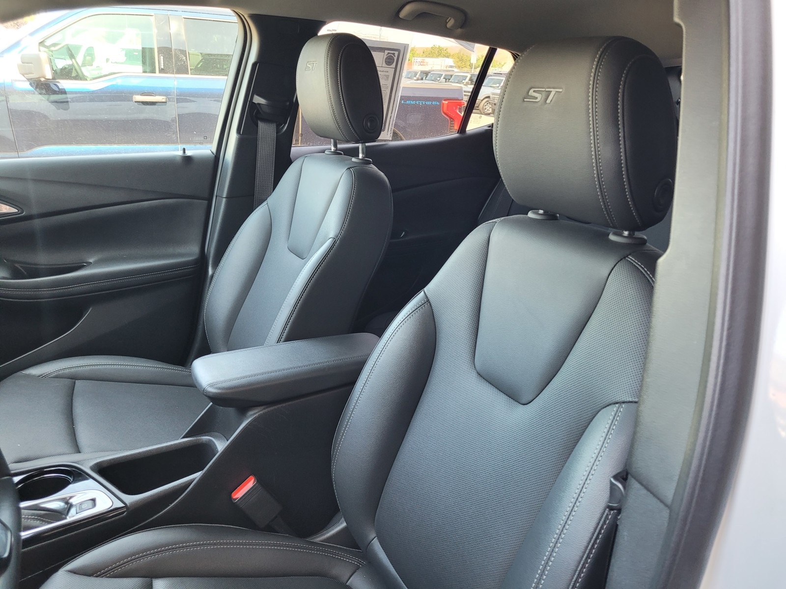 2024 Buick Encore GX Sport Touring photo 18