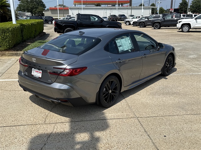 2025 Toyota Camry SE photo 3