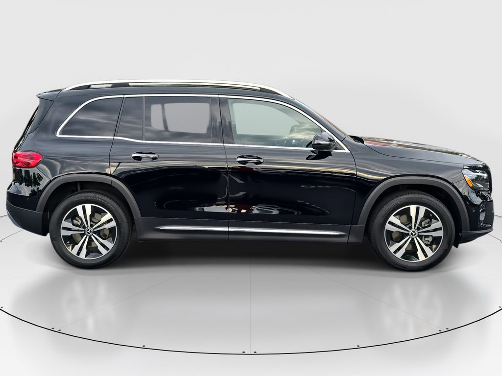 2025 Mercedes Benz GLB 250 photo 3