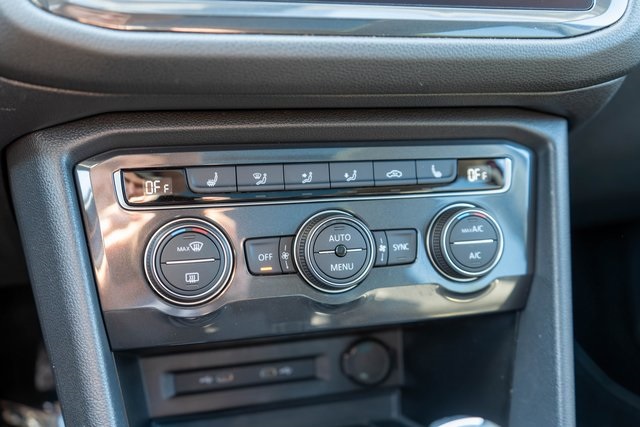 2021 Volkswagen Tiguan SE photo 22