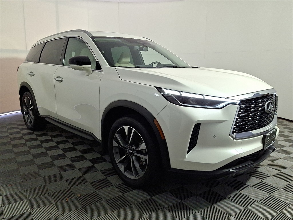 2025 Infiniti QX60 Luxe photo 3