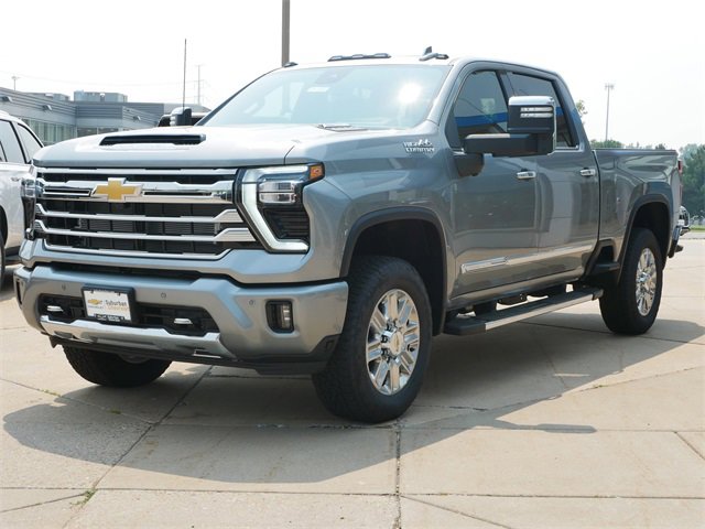 2025 Chevrolet Silverado 3500HD High Country photo 3