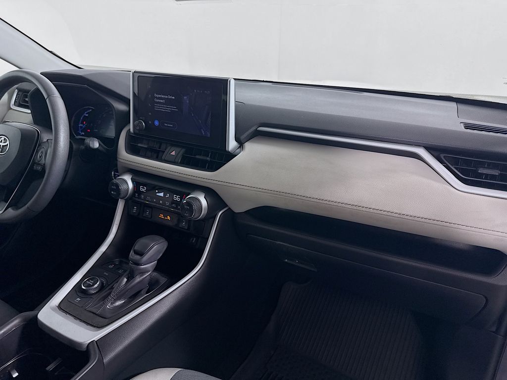 2023 Toyota RAV4 Hybrid XLE photo 24