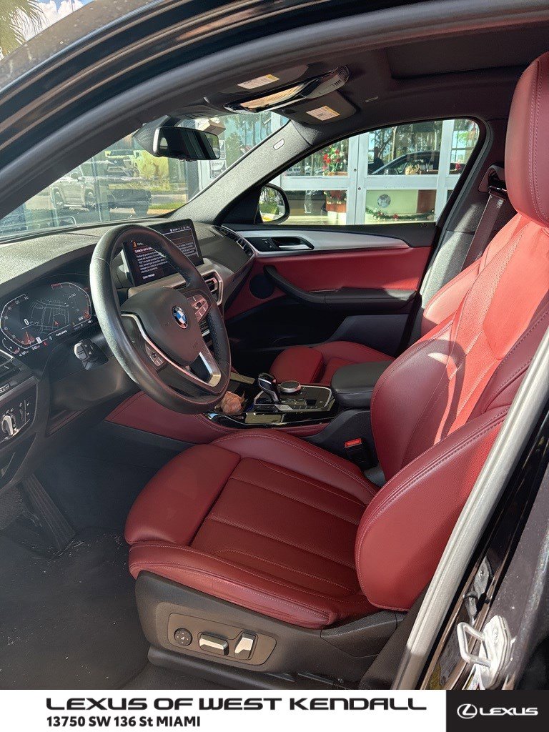 2023 BMW X4 30i's photo