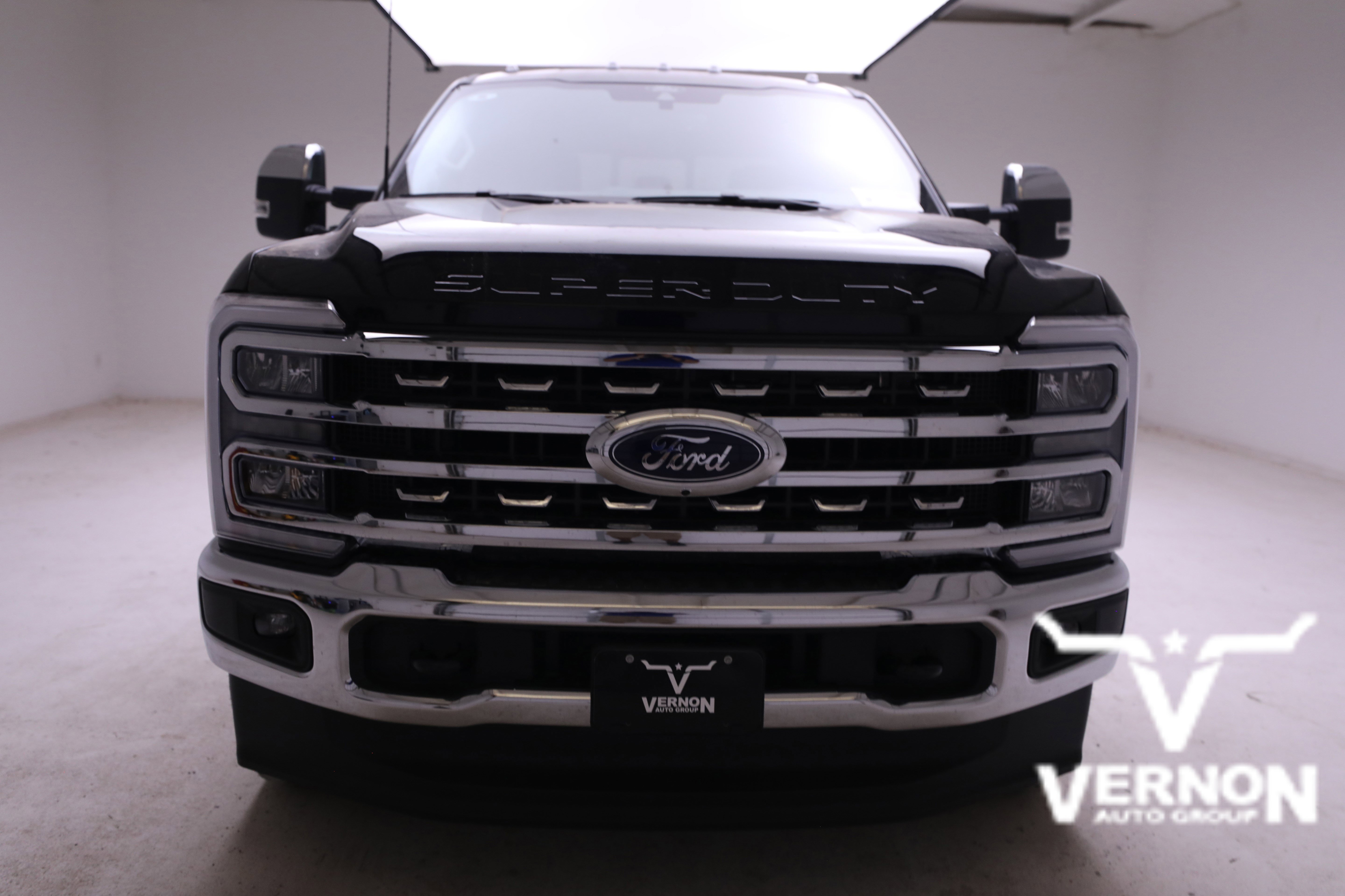 2026 Ford F-250 Lariat photo 2