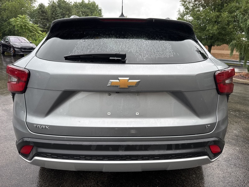 2024 Chevrolet Trax LT photo 4