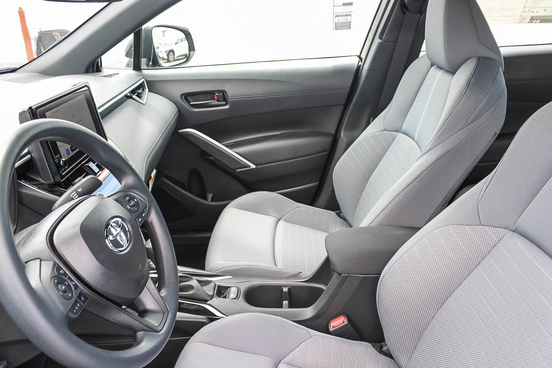 2025 Toyota Corolla Hybrid S photo 16