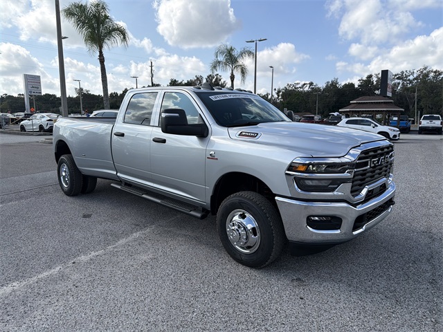 2026 Ram 3500 Tradesman photo 2