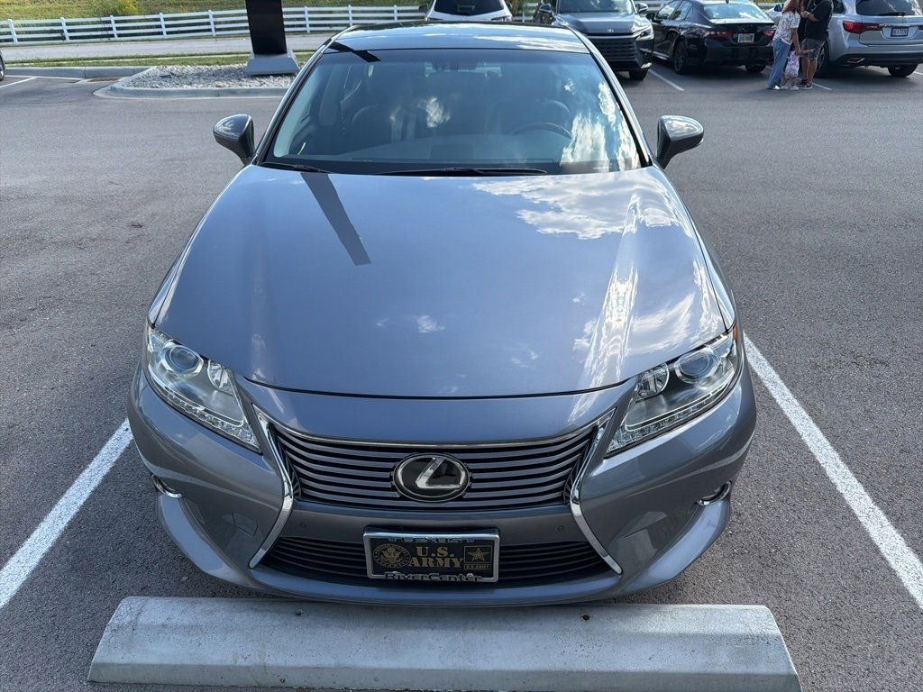 2015 Lexus ES 350 photo 3