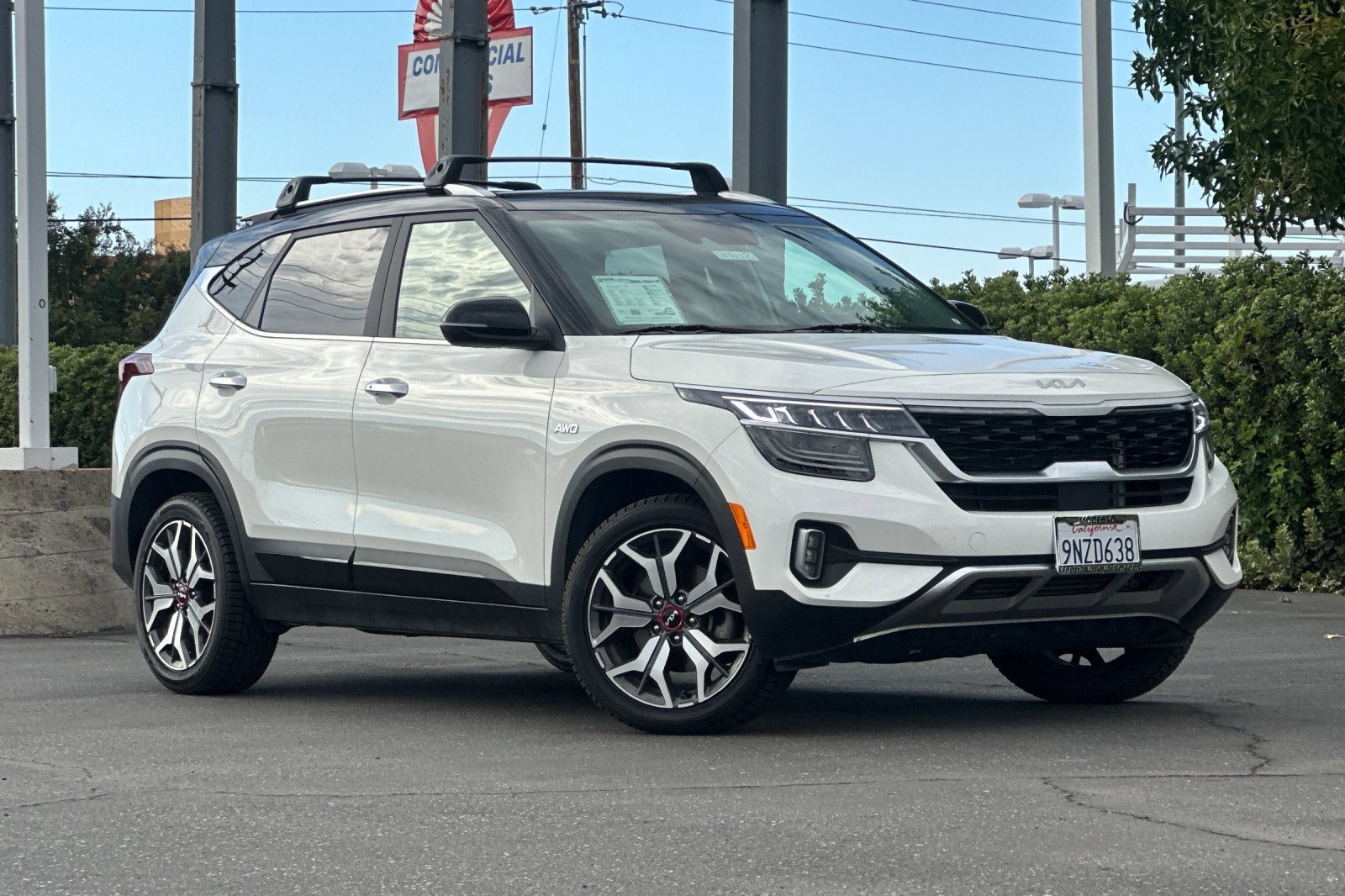 2022 Kia Seltos SX photo 2