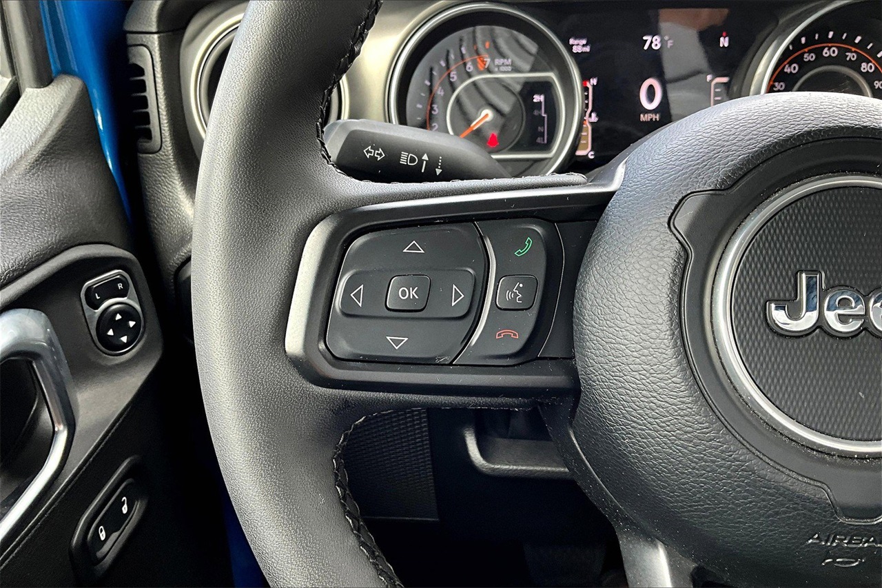 2023 Jeep Gladiator Willys photo 26