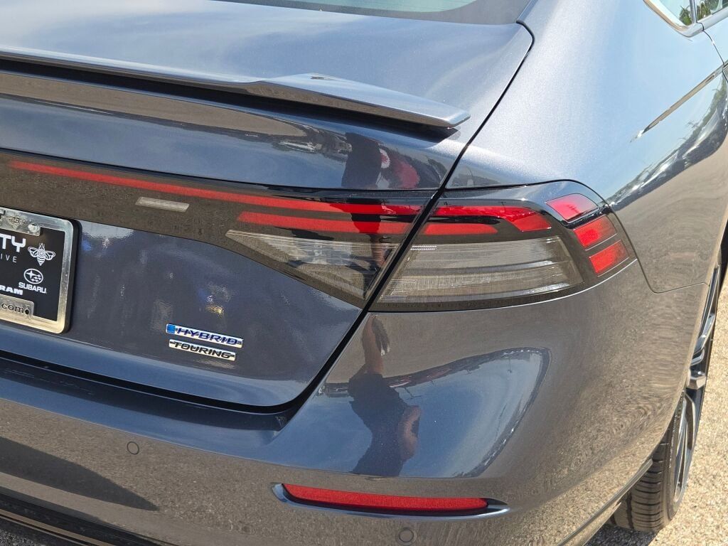 2024 Honda Accord Hybrid Touring photo 9