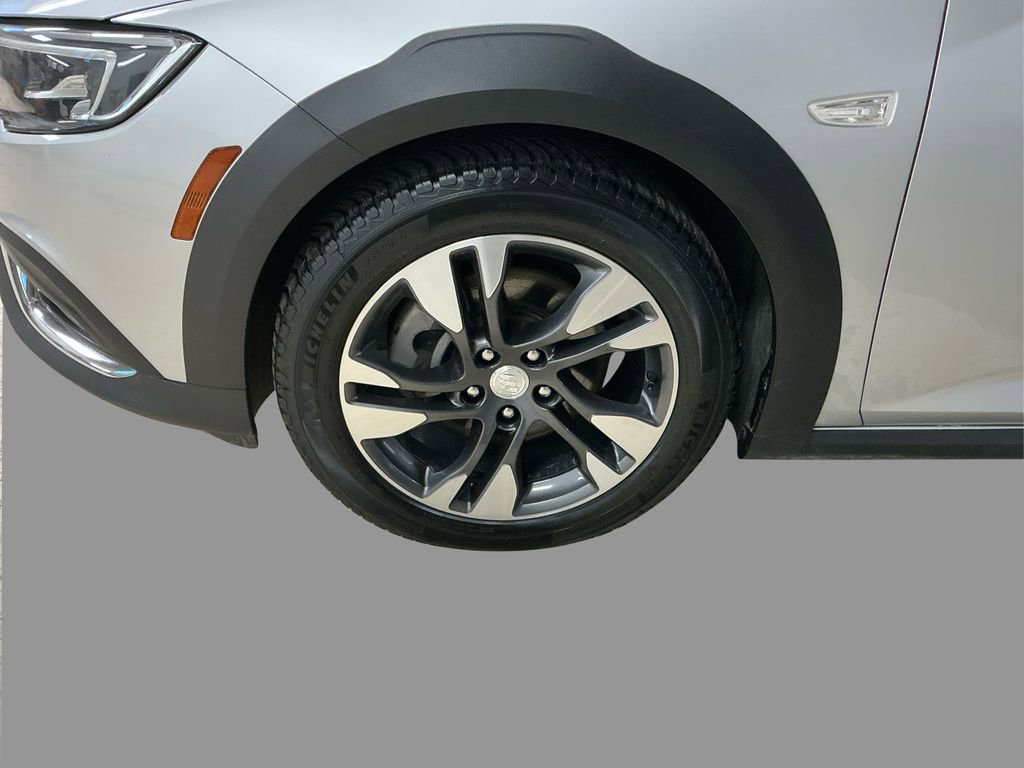 2018 Buick Regal TourX Essence photo 16
