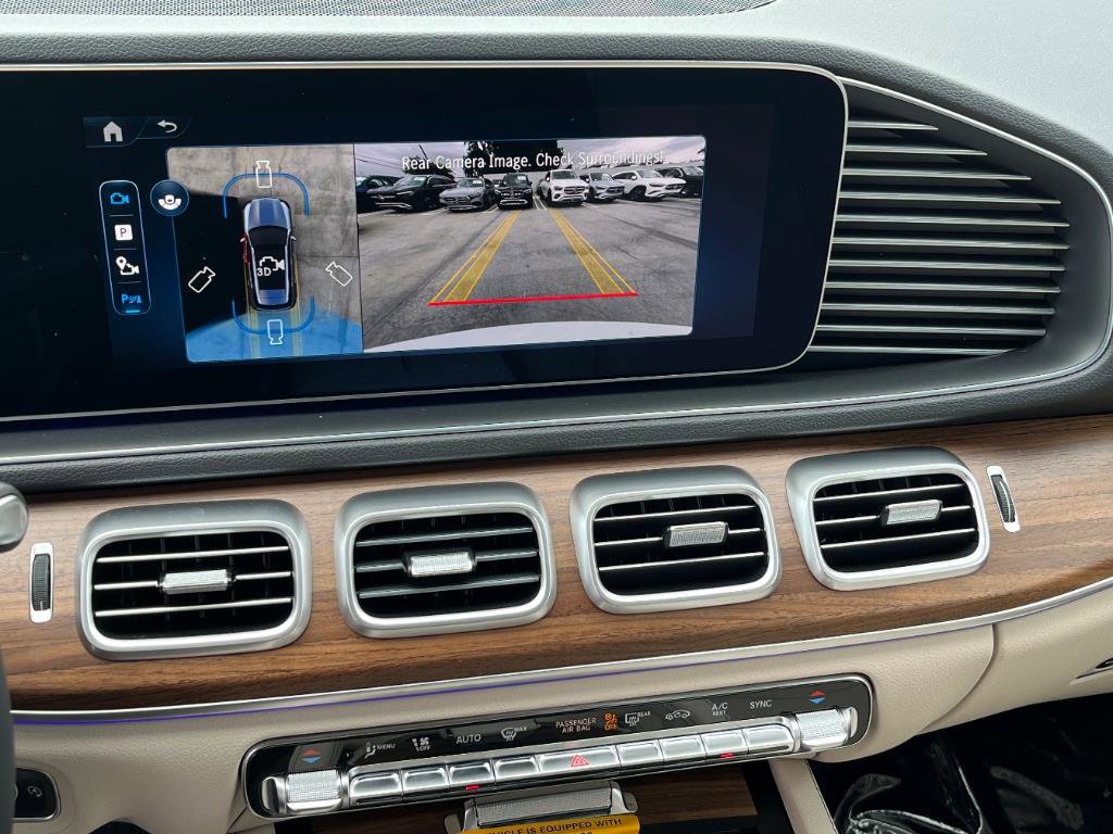 2025 Mercedes Benz GLE 450 4MATIC photo 3