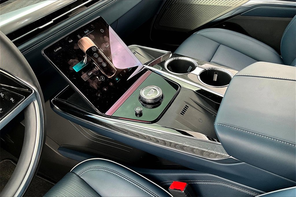 2025 Cadillac Escalade IQ Sport photo 8